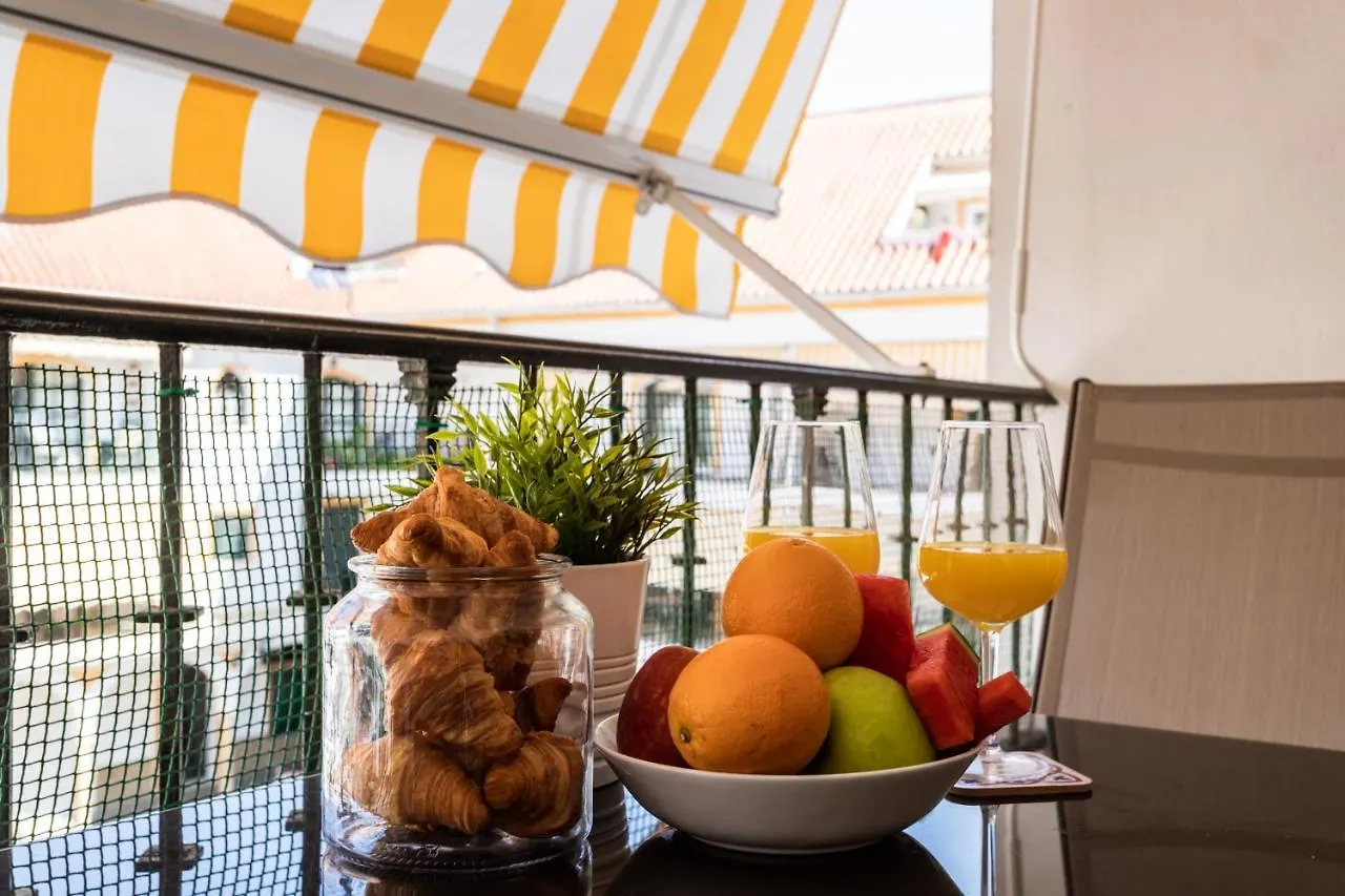 Sur Suites Los Patios فوينخيرولا شقة