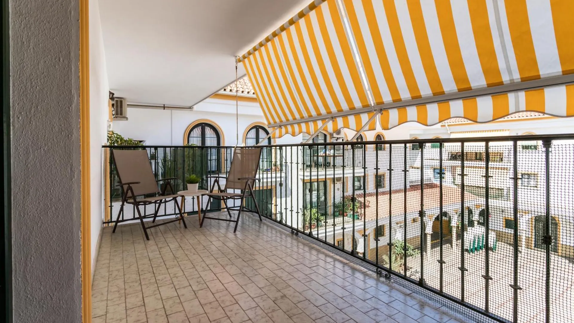 Sur Suites Los Patios فوينخيرولا 0*,