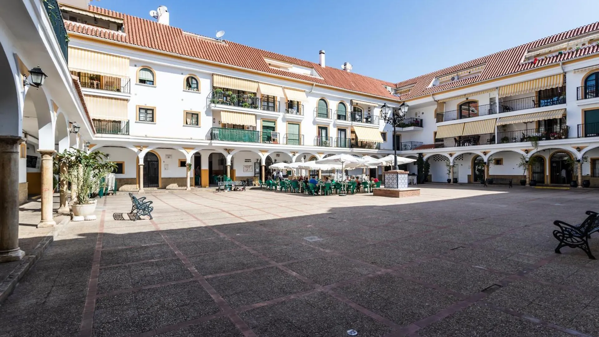Sur Suites Los Patios Фуэнхирола